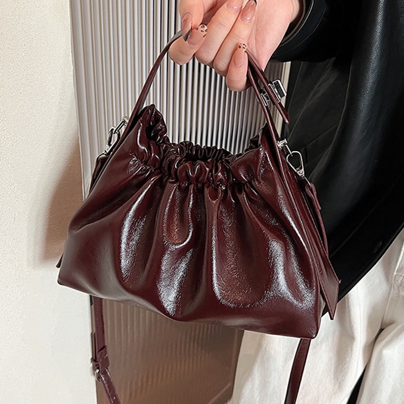 Sac seau plissé bordeaux pour  - Top Handle Patent Bag avis et prix