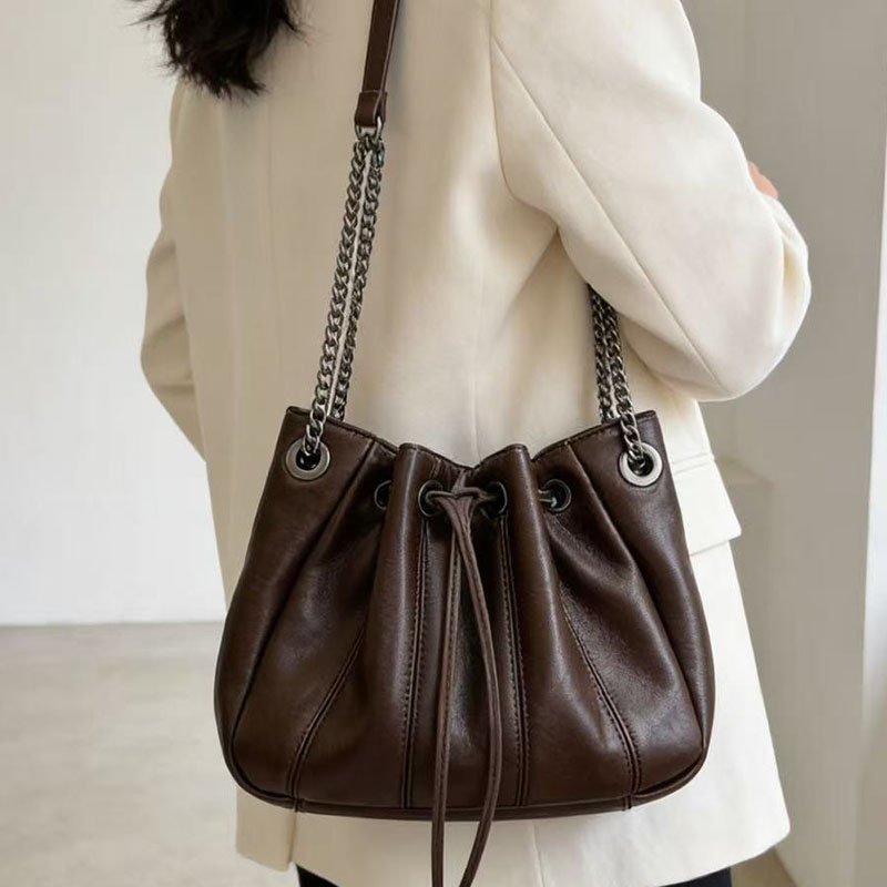 Sac seau tendance à cordon de  - Luxury Bags Sling avis et prix