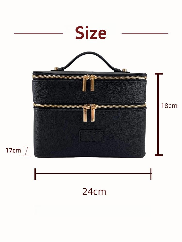 Grande Trousse de Toilette de  - Luxury Bags For Travel avis et prix