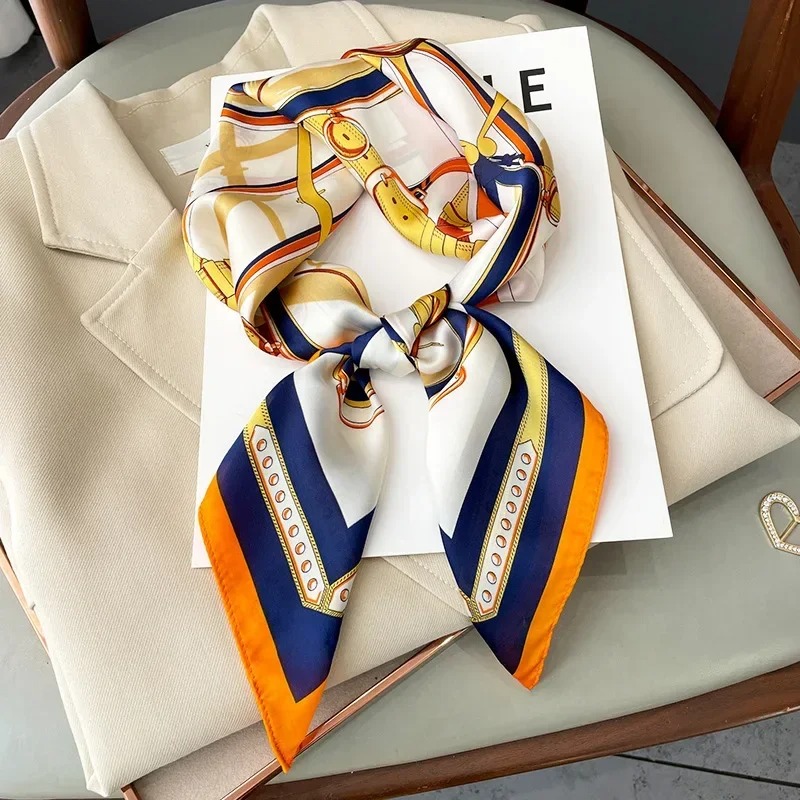 Foulard carré en soie de luxe  - Luxury Bags Design avis et prix