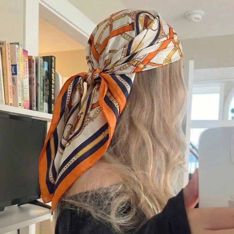 Foulard carré en soie de luxe  - Luxury Bags Design avis et prix