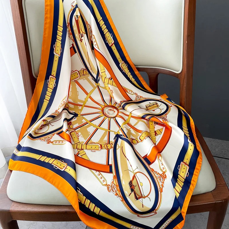 Foulard carré en soie de luxe  - Luxury Bags Design avis et prix