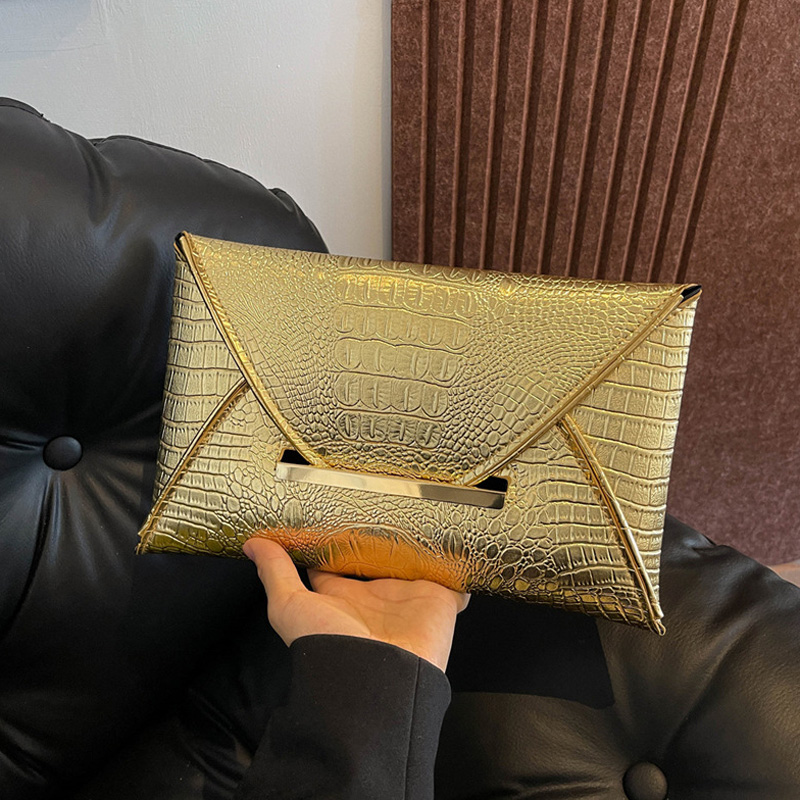Pochette enveloppe motif croco - Luxury Bags Vip avis et prix