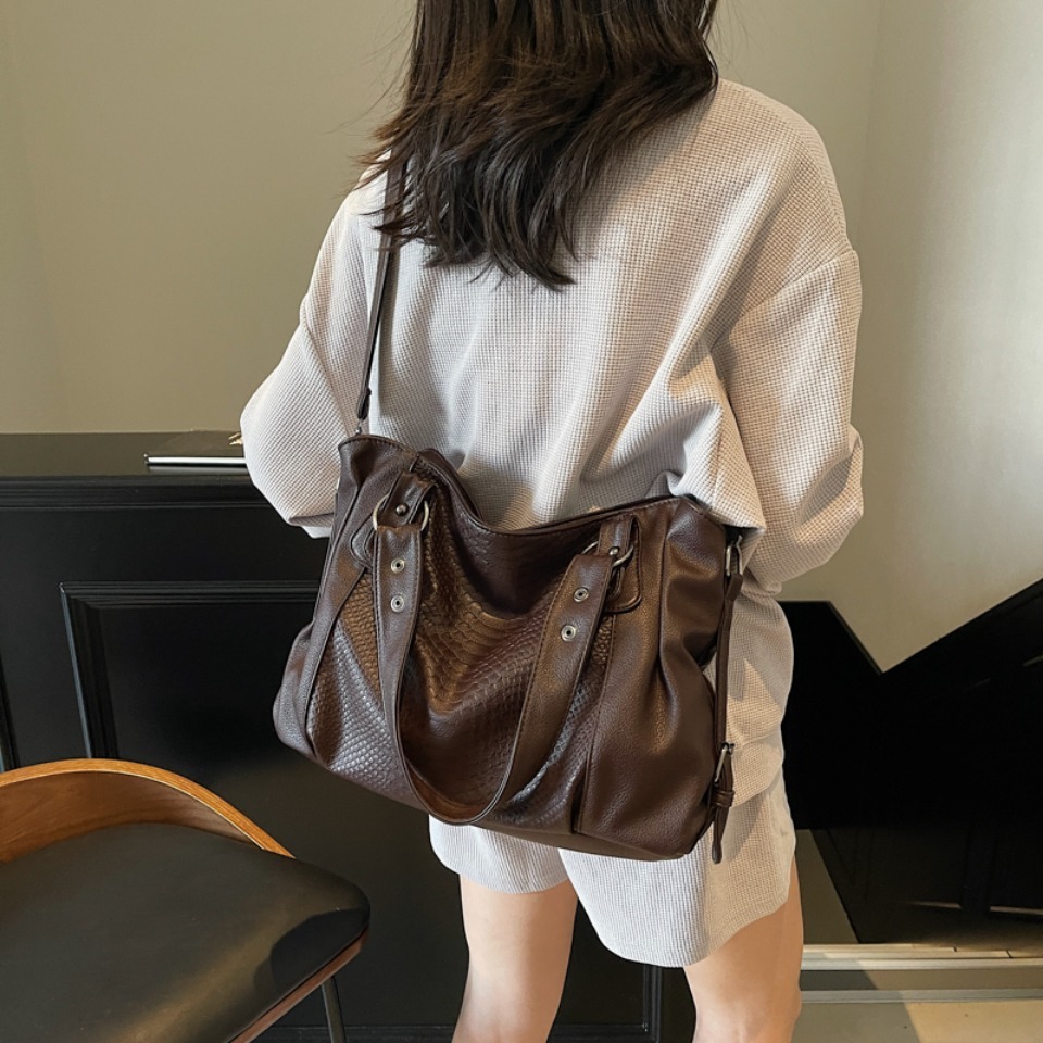 Alligator grande capacité noir - Luxury Bags For Travel avis et prix